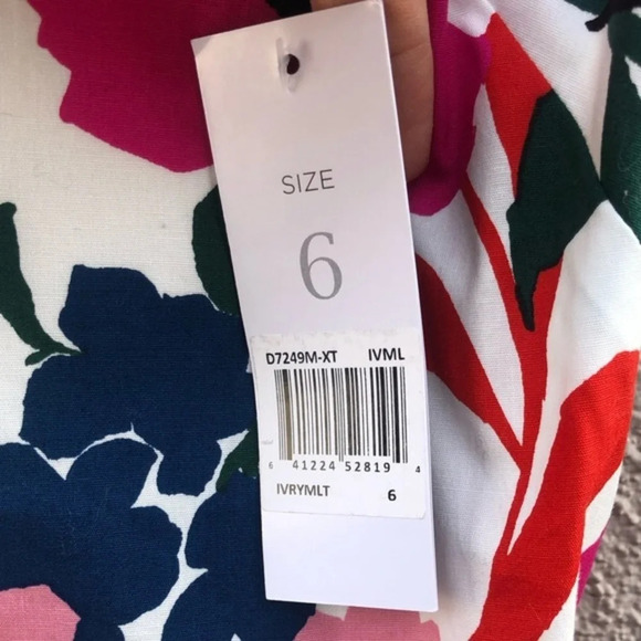 Donna Morgan Floral  V Neck Flowy Dress With Pockets Size 6 - Picture 4 of 9